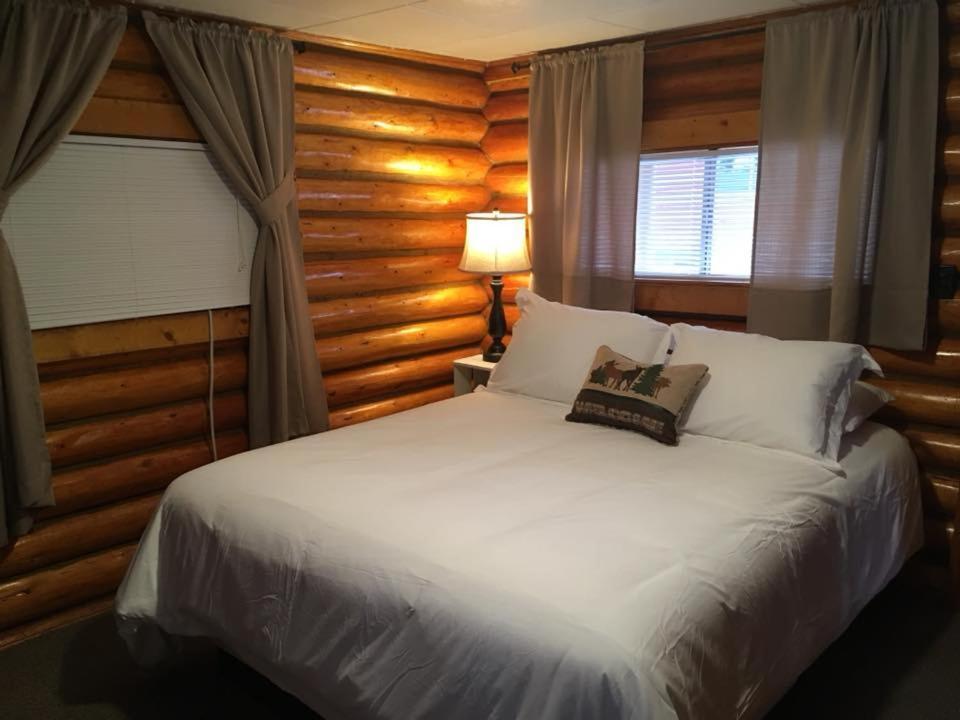 Sportsman'S Lodge Ennis Extérieur photo