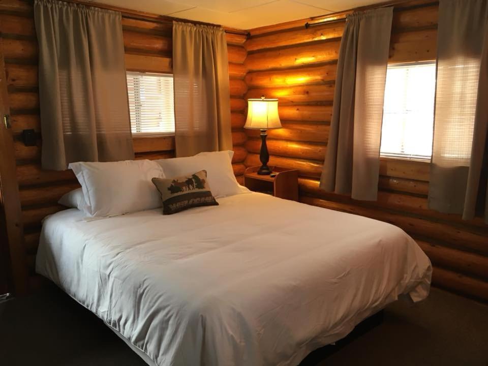 Sportsman'S Lodge Ennis Extérieur photo